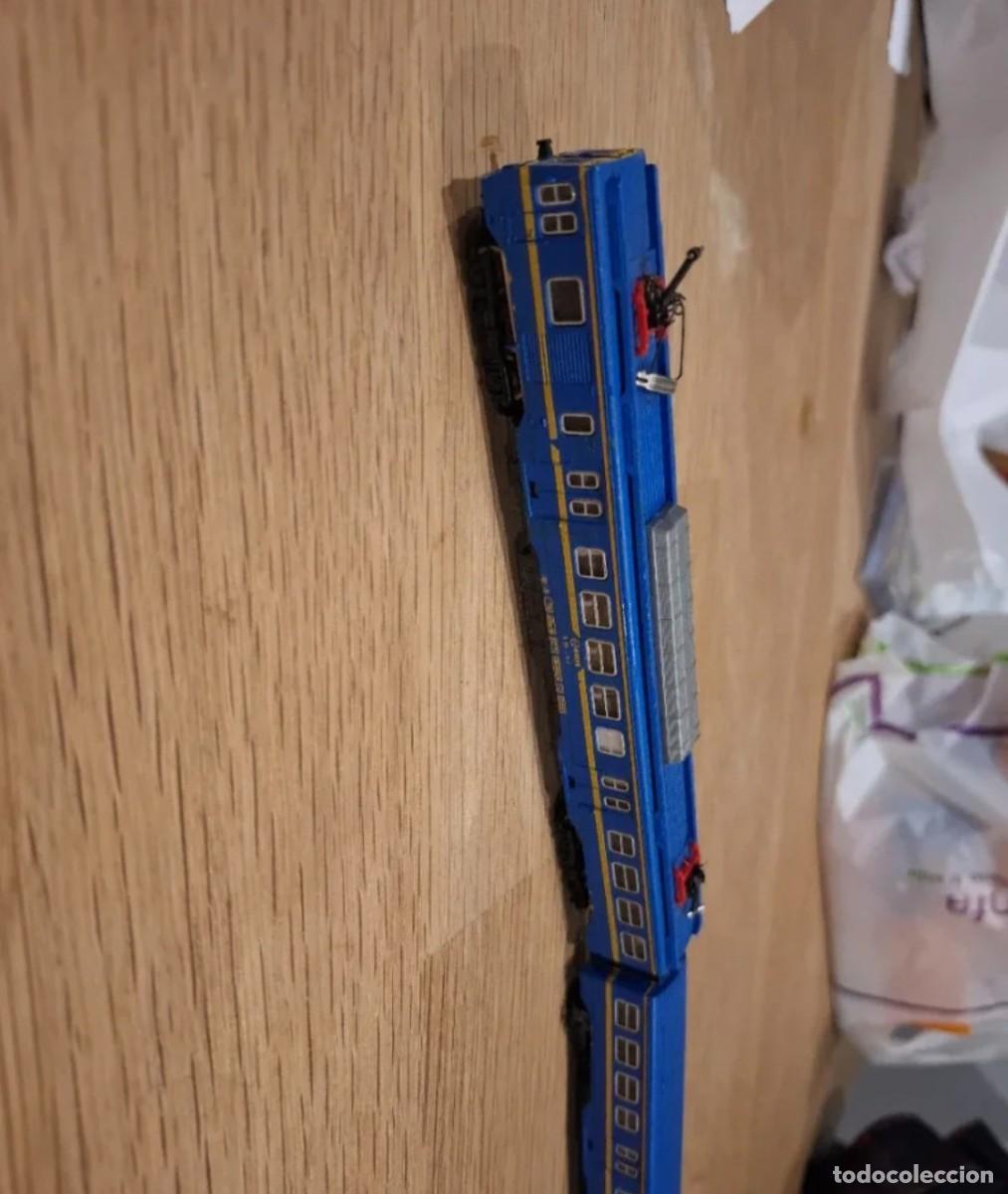 Treni in Scala: UT-440 azul y amarilla de Ibertren
