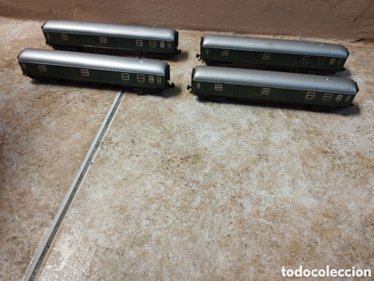 Trenes escala: Furg&oacute;n RENFE en Escala N IBERTREN