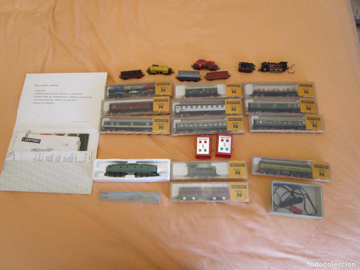 Trenes escala: Lote 1 Ibertren locomotoras, vagones, 2 pupitres de desv&iacute;os el&eacute;ctricos y documentaci&oacute;n