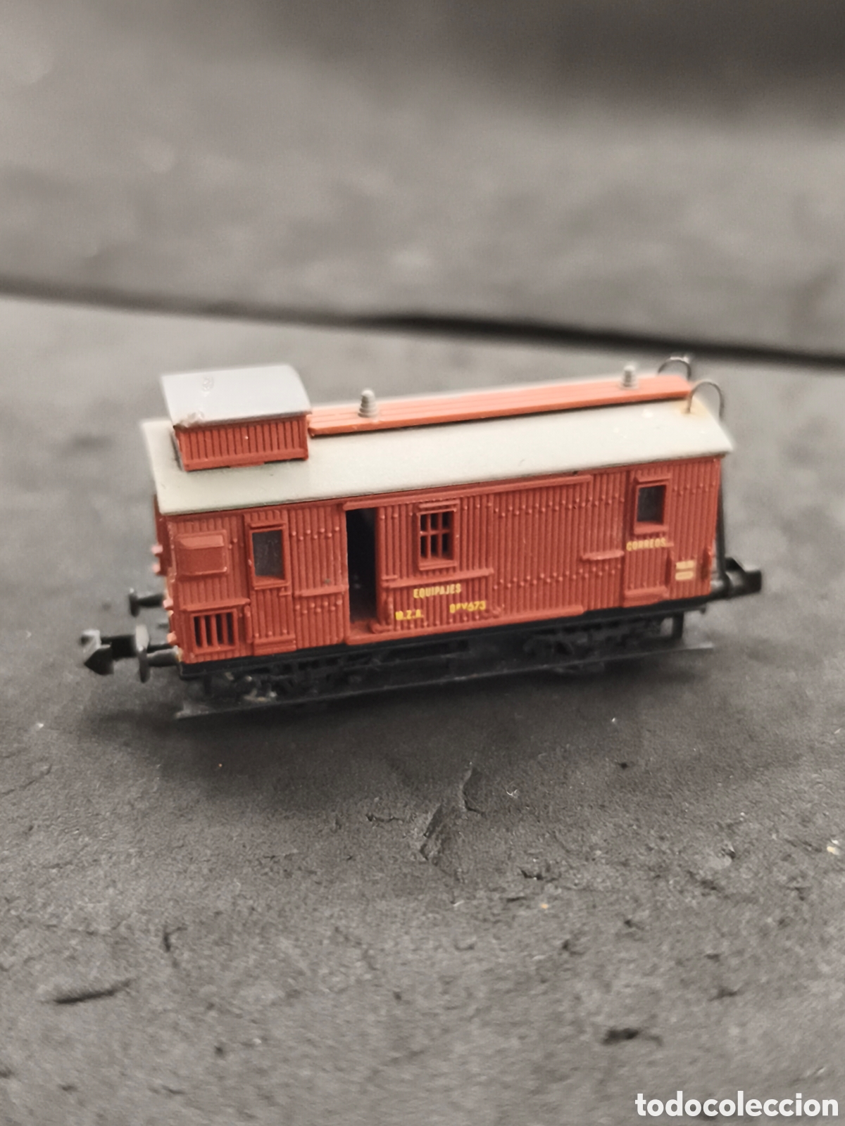 Trenes escala: Vag&oacute;n Ibertren escala N