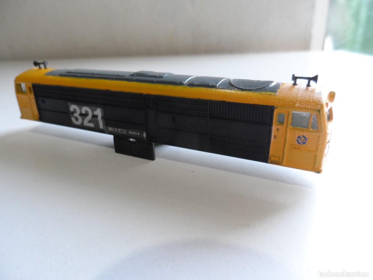 Trenes escala: CARCASA LOCOMOTORA 321 TAXI RENFE IBERTREN ESCALA N