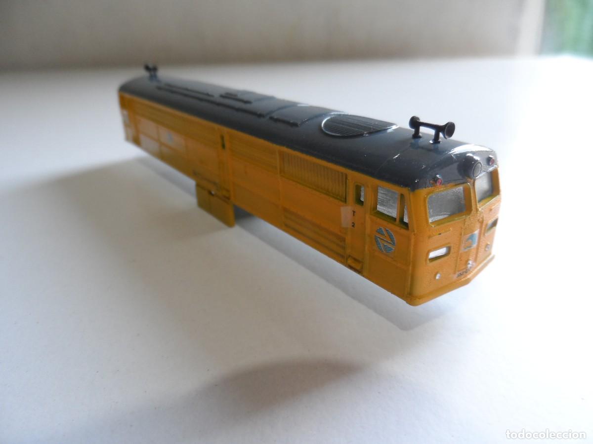 Comboios Escala: CARCASA LOCOMOTORA 321 INFRAESTRUCTURAS IBERTREN ESCALA N