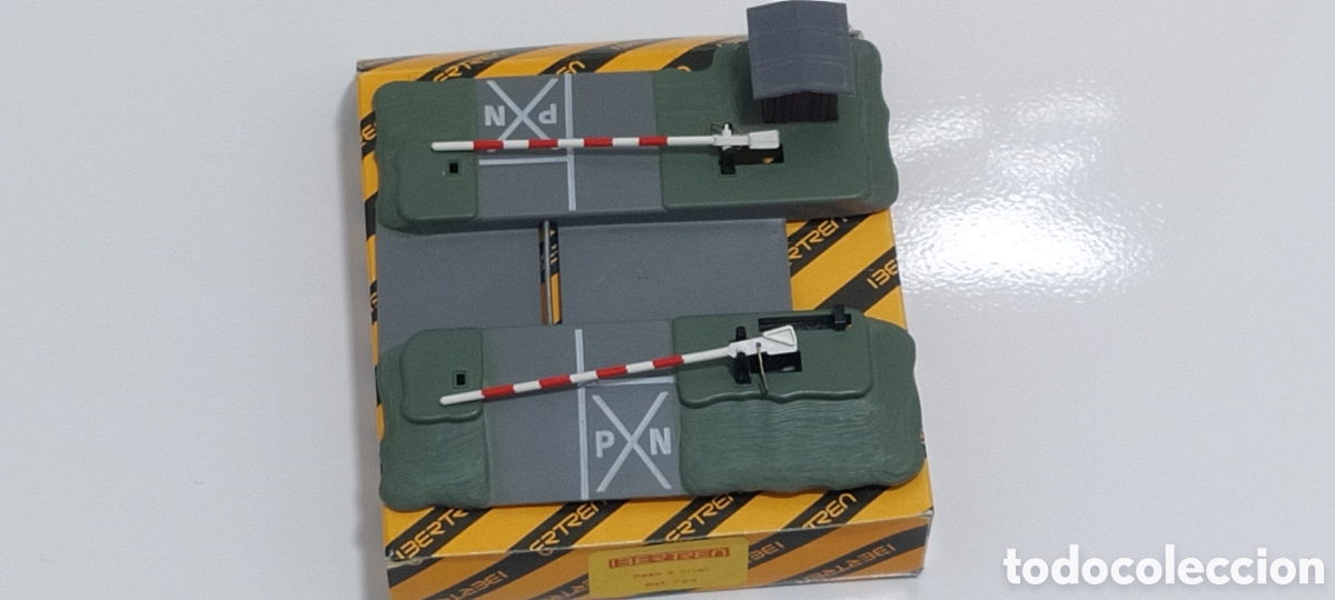 Trenes escala: IBERTREN N - PASO A NIVEL CON CAJA REF. 724