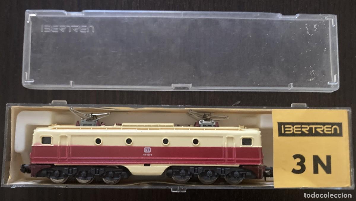 Trenes escala: IBERTREN - LOCOMOTORA ELECTRICA ROJO Y MARFIL / REF. 018 . ESCALA 3N - Incluye caja