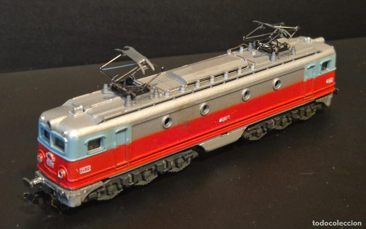 Trenes escala: IBERTREN MAQUINA LOCOMOTORA TALGO CON ALGUNA FALTA LE FALTA UN TOPE USADA FUNCIONA BIEN