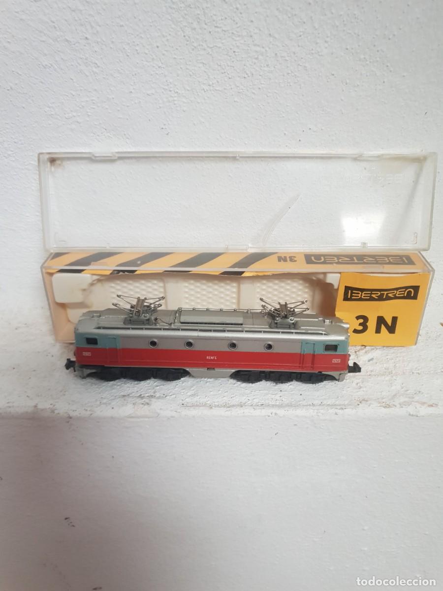 Trenes escala: Ibertren locomotora renfe rojo y plata ref 015