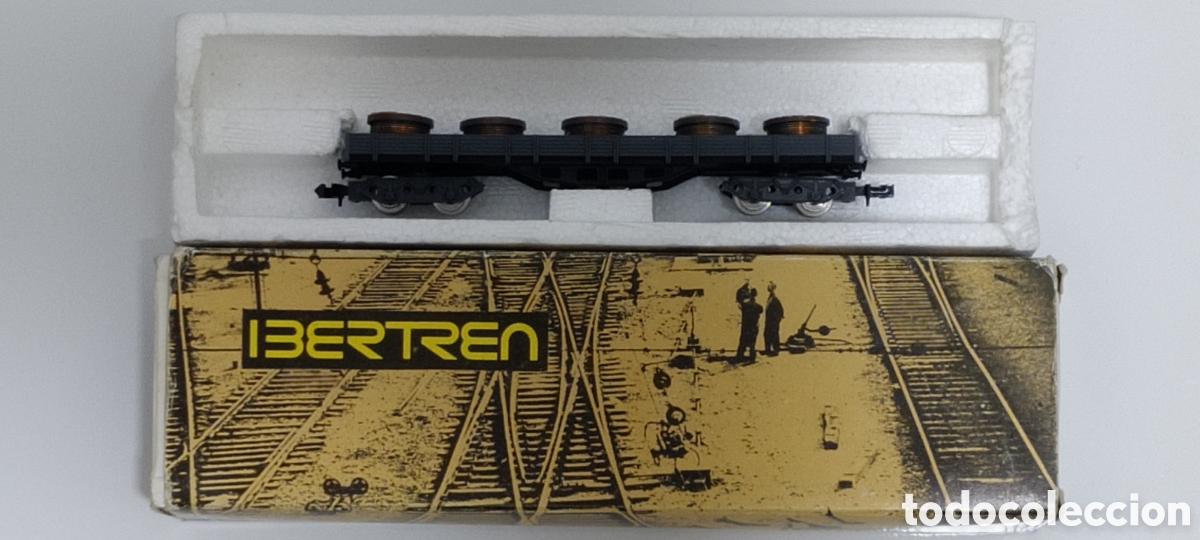 Trenes escala: IBERTREN N - VAG&Oacute;N BORDE BAJO GRIS 4 EJES CON BOBINAS REF. 3604/G