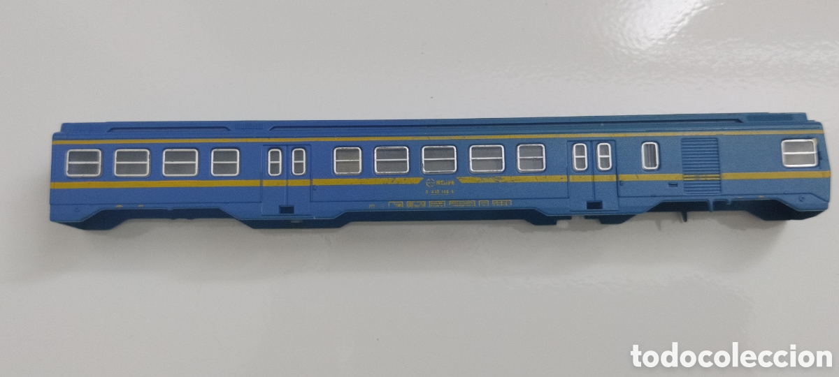Trenes escala: IBERTREN N - CARCASA COCHE MOTRIZ CERCAN&Iacute;AS UT 440