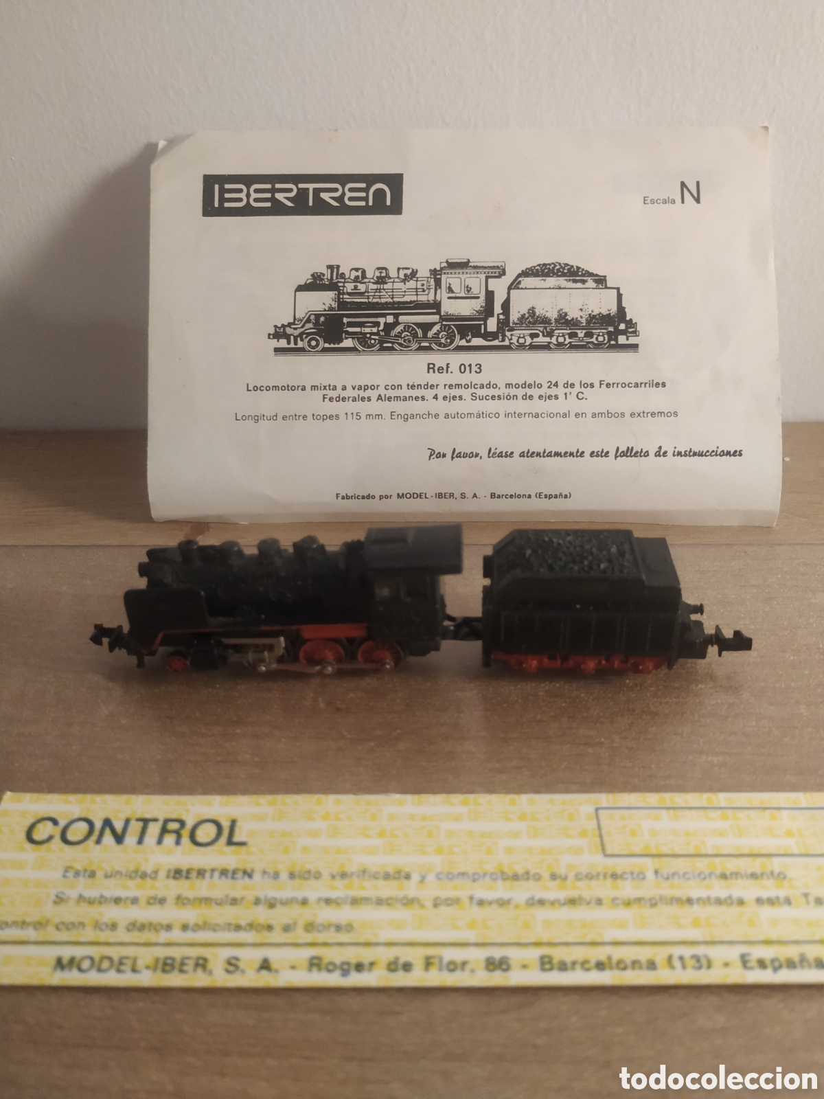 Trenes escala: LOCOMOTORA MIXTA A VAPOR CON T&Eacute;NDER DE IBERTREN 3N CON domentacion