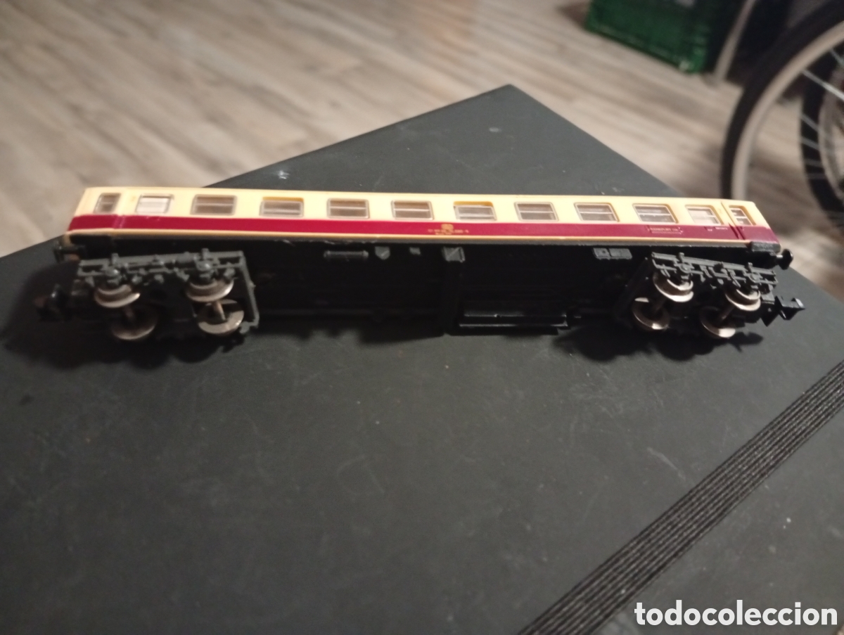 Trenes escala: Vag&oacute;n Ibertren N buen estado