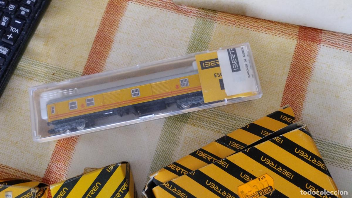 Trenes escala: vagon de correos de ibertren escala n en su caja