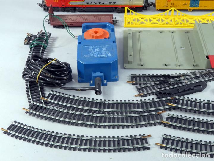 Trenes Escala: Lote tren Lima H0 locomotora Santa Fe 106 cuatro vagones mercancías vías transformador años 70 - Foto 3 - 295453998