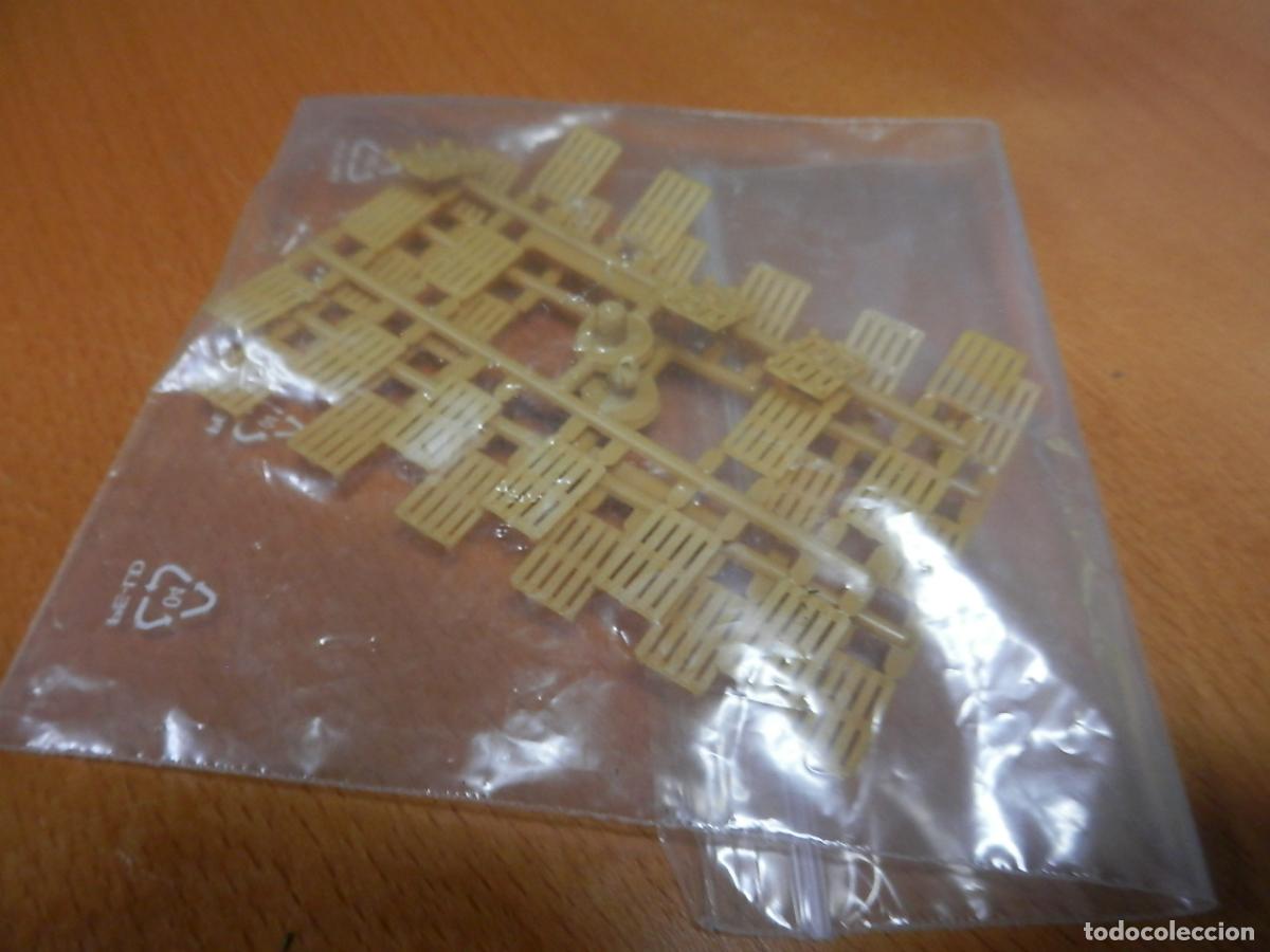 Trenes Escala: LOTE ACCESORIOS PARA EDIFICIOS ESCALA N