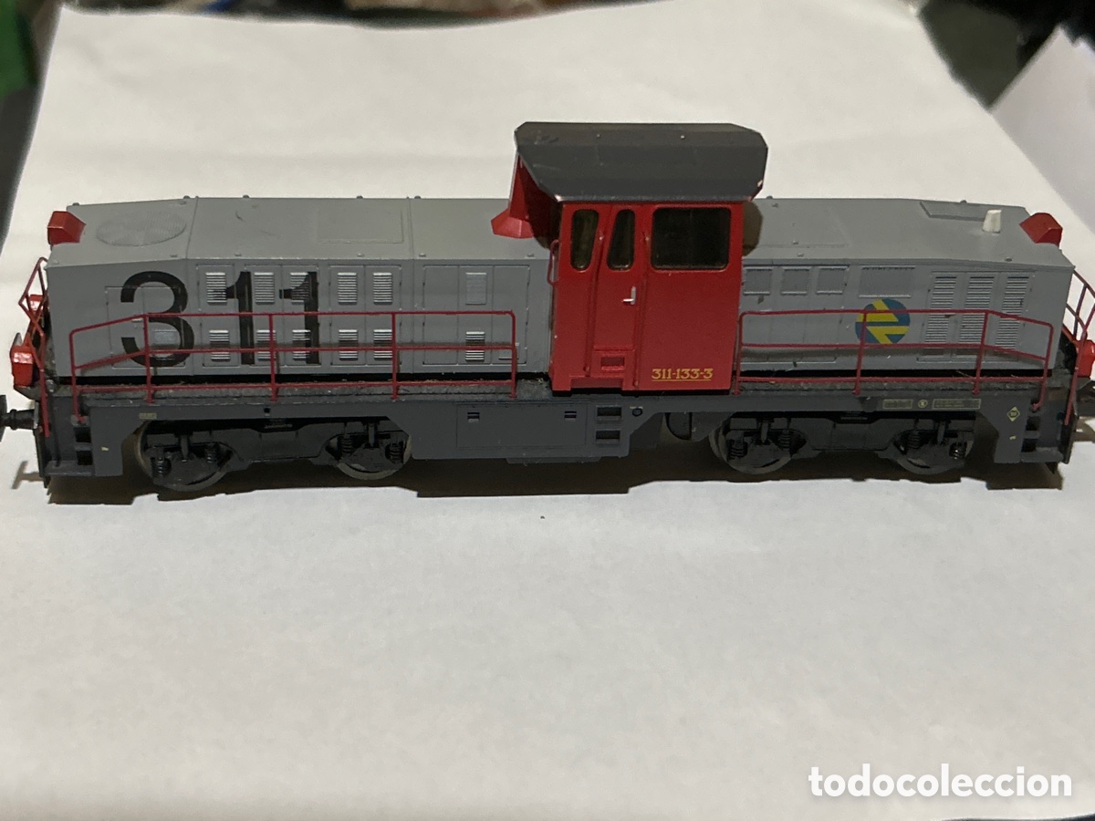 Trenes Escala: LOCOMOTORA LIMA H0 RENFE 311