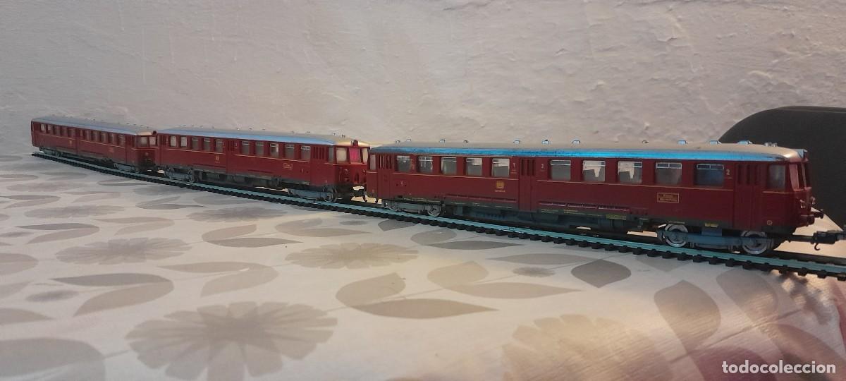 Trenes Escala: Tren kleinban con tres unidades di&eacute;sel unidad locomotora y 2 vagones