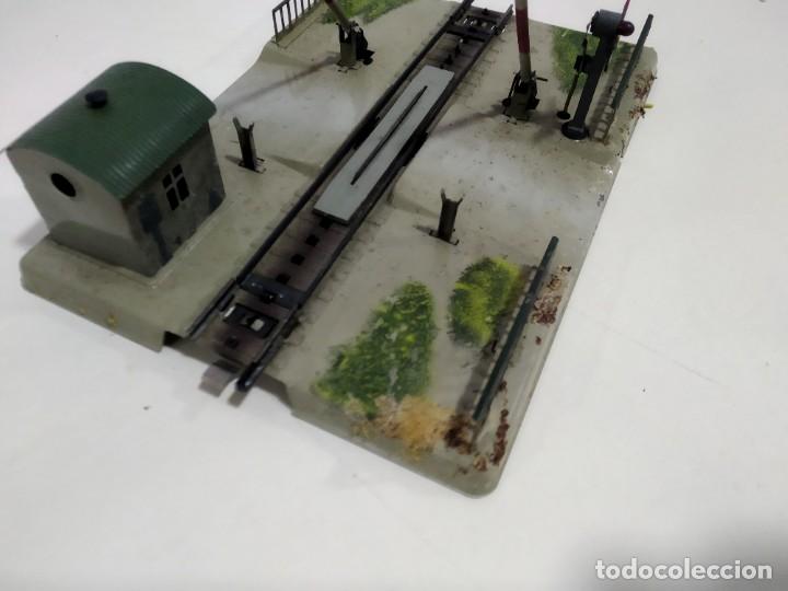 Trenes escala: ANTIGUO PASO A NIVEL DE MARKLIN - Foto 2
