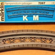 Trenes Escala: TRAMO DE RAMPA CURVA HO MARKLIN ”K” O ”M” REF. 7267, DE PLÁSTICO EN CAJA ORIGINAL