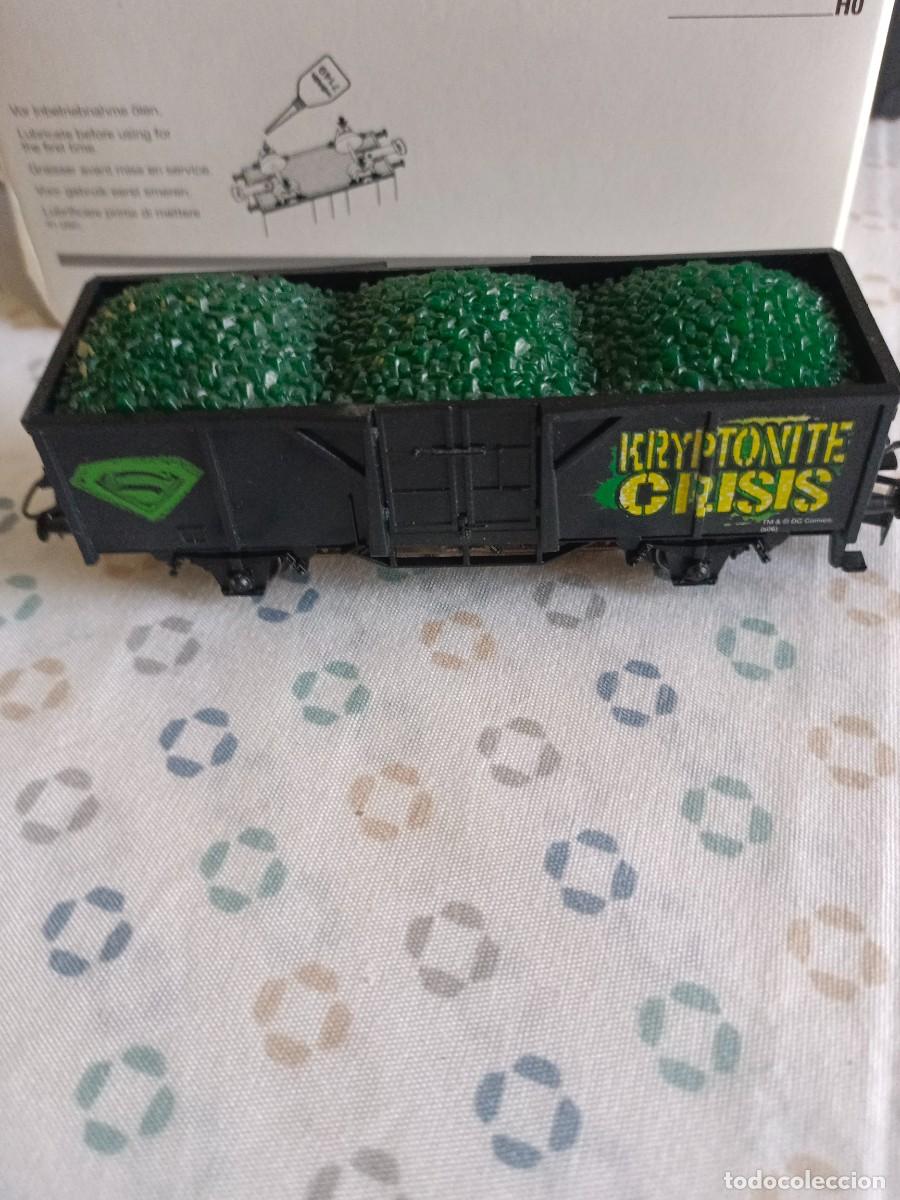Trenes escala: Vag&oacute;n Marklin el&eacute;ctrico de Superman. - Foto 2