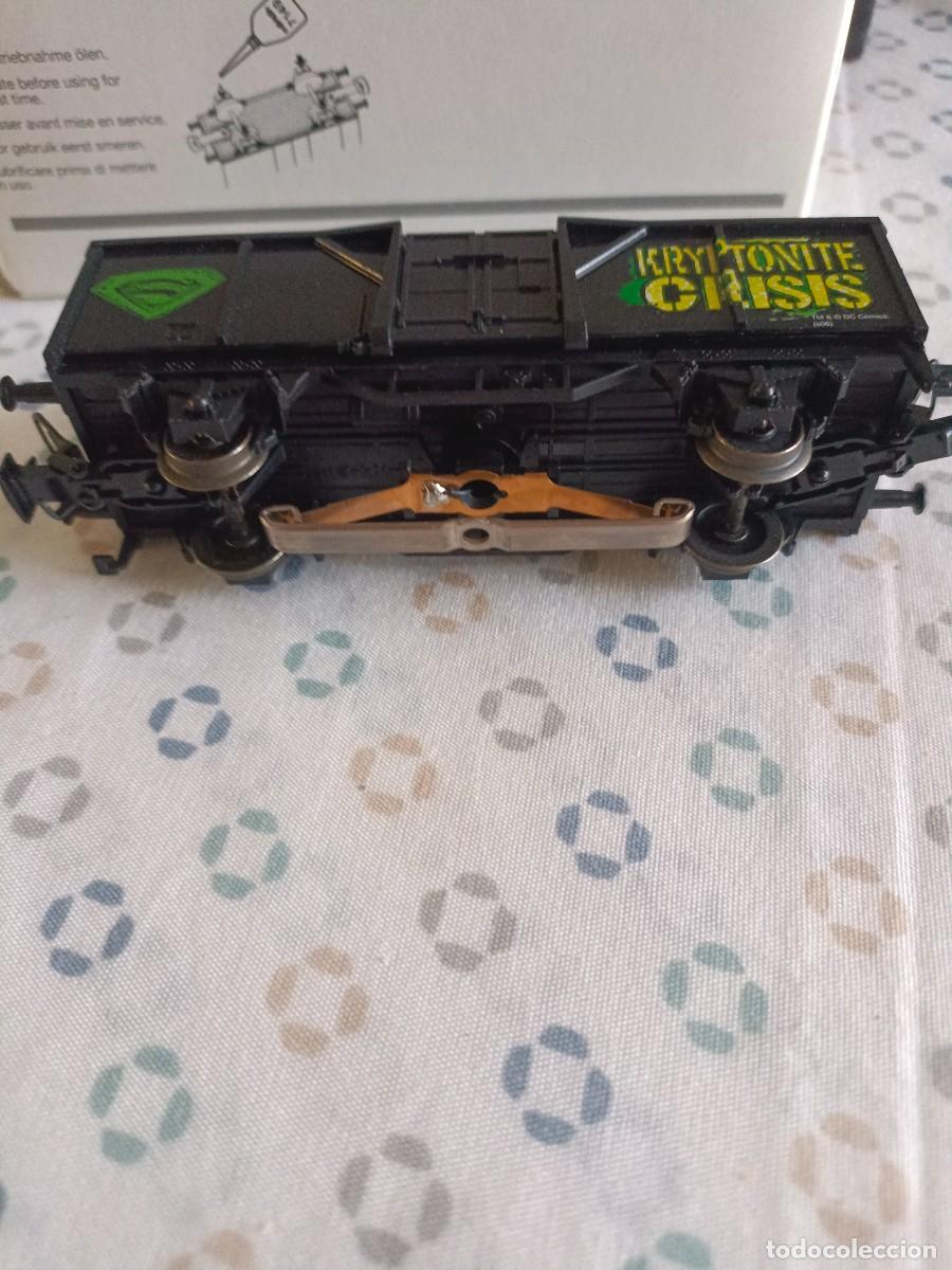 Trenes escala: Vag&oacute;n Marklin el&eacute;ctrico de Superman. - Foto 3