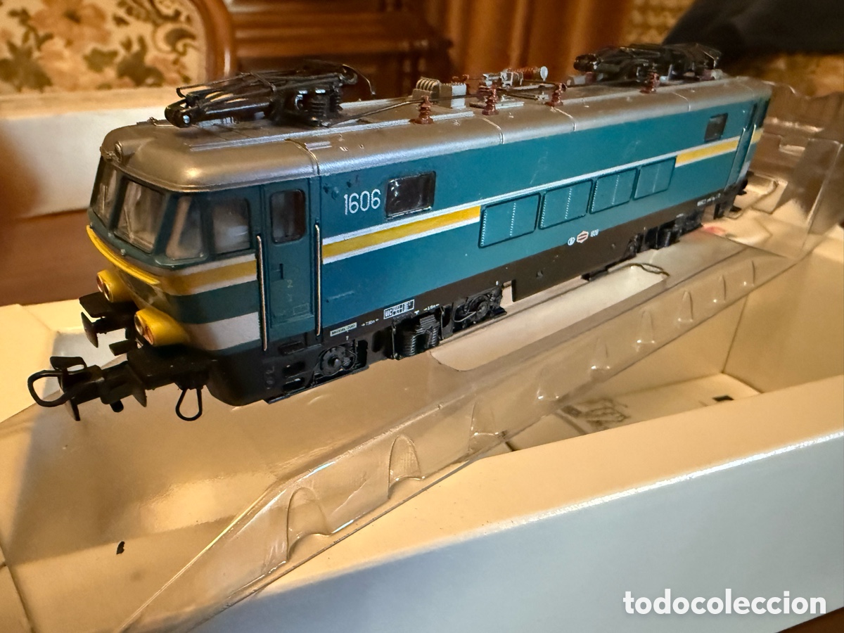 Trenes Escala: Locomotora M&auml;rklin HO con caja e instrucciones 3363