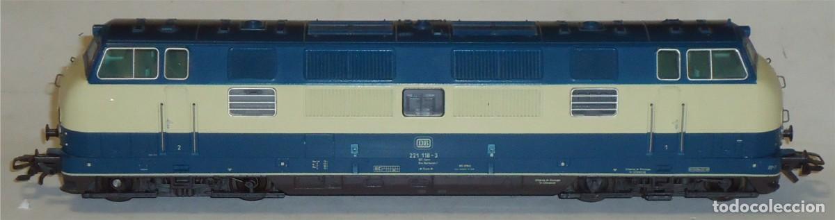 Trenes escala: M&Auml;RKLIN HO, LOCOMOTORA ANAL&Oacute;GICA DIESEL BR 221 118-3 DB REF. 3581 &iexcl;MOTOR POLOS!