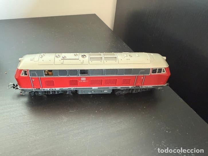 Trenes escala: M&auml;rklin 3075 locomotora di&eacute;sel BR 216 025-7 DB H0 metal