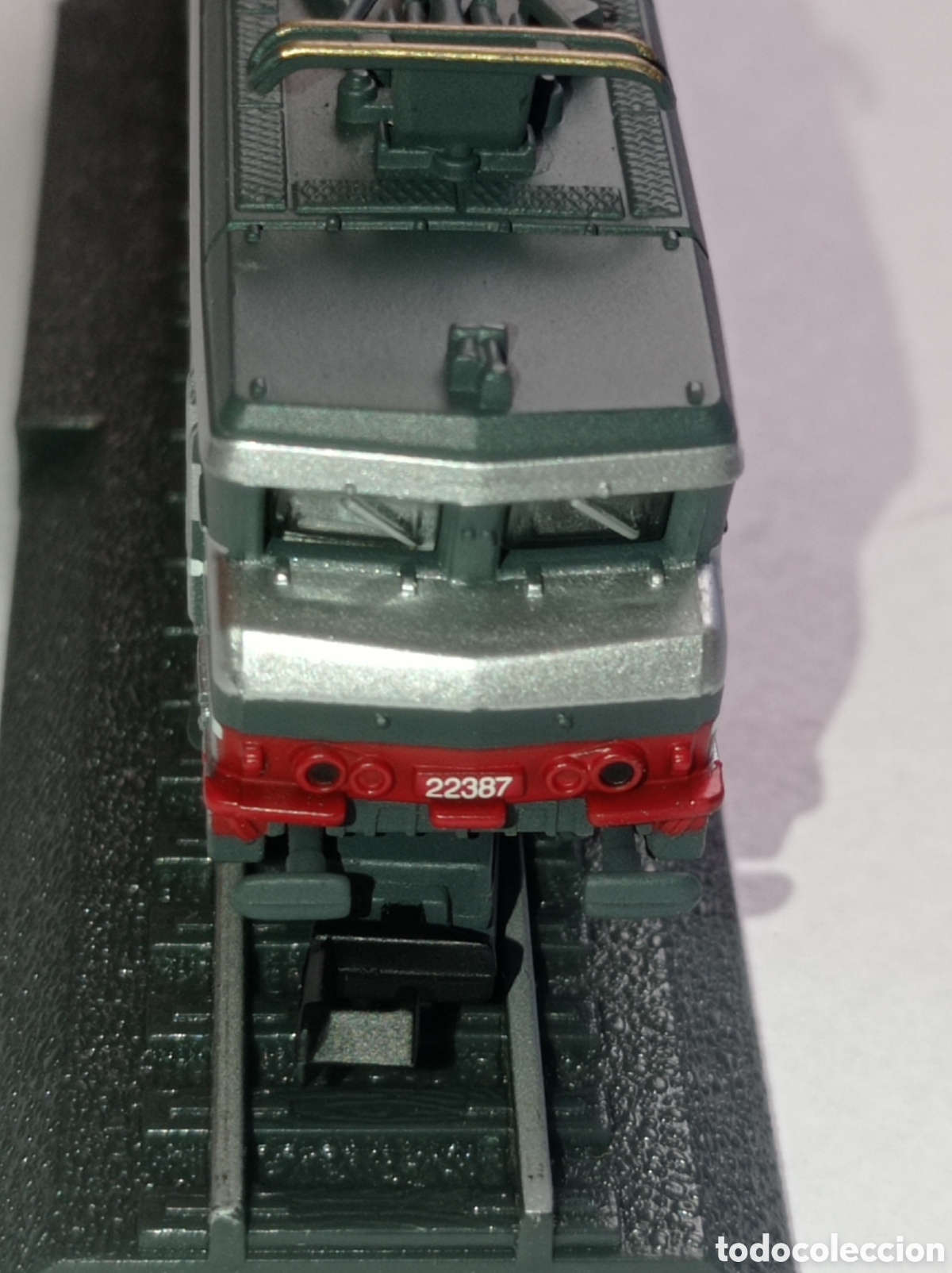 Trenes escala: Locomotora est&aacute;tica 22200 SNCF BB - Foto 6
