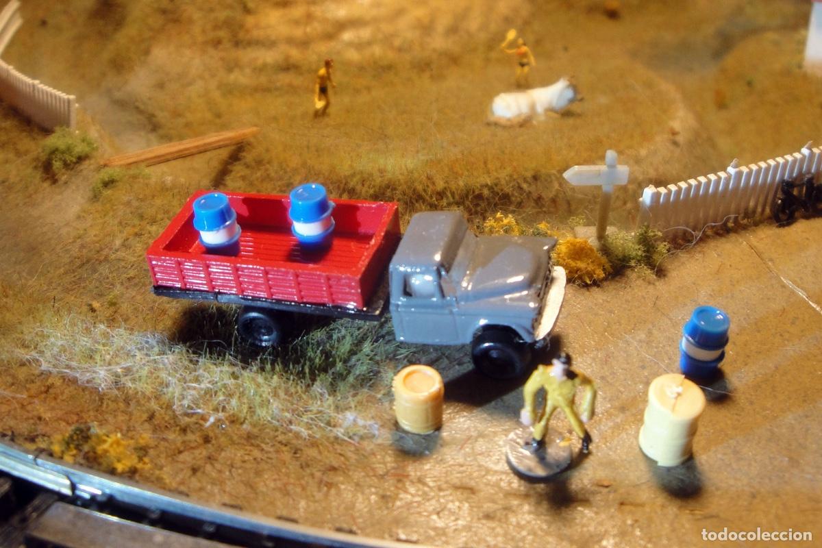 Trenes escala: Cami&oacute;n de Bachmann con cargas y figura - Foto 1