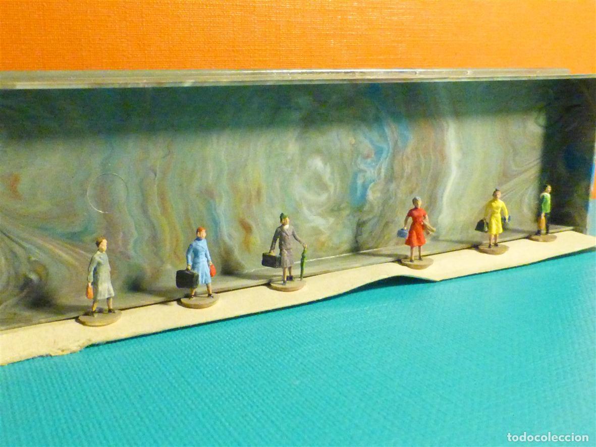 Comboios Escala: Mujeres Escala N - Box N 806 - Figuras Personas, Pasajeros p/ Maquetas Tren El&eacute;ctrico - Merten -