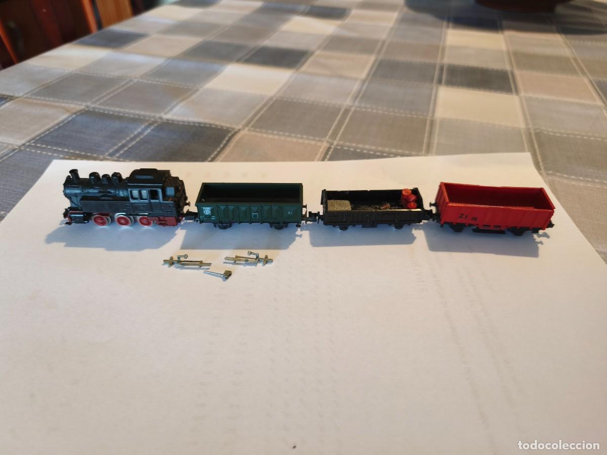 Trenes Escala: Locomotora Arnold y tres vagones mirar fotos