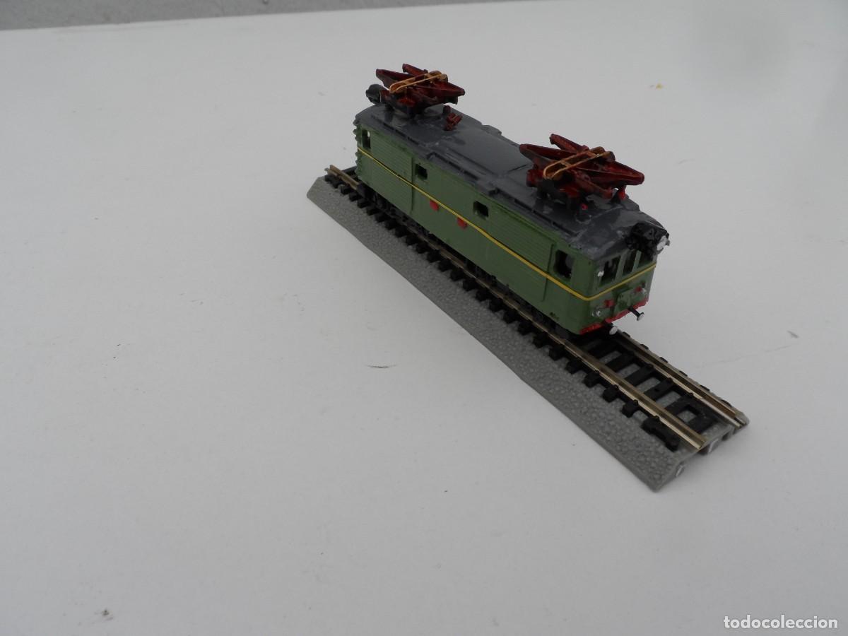 Trenes Escala: LOCOMOTORA RENFE 1000 ESCALA N