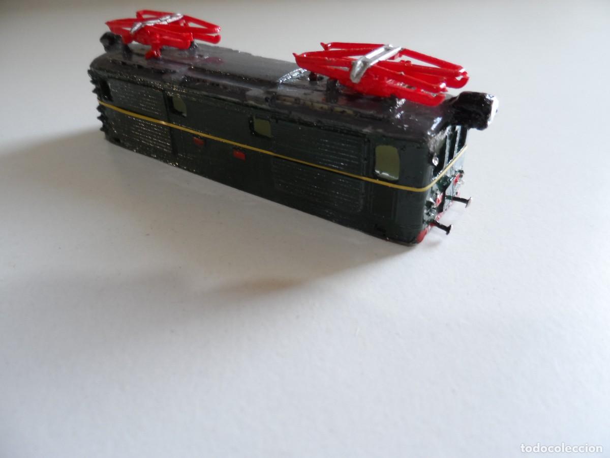 Trenes Escala: CARCASA LOCOMOTORA RENFE SERIE 1000 ESCALA N