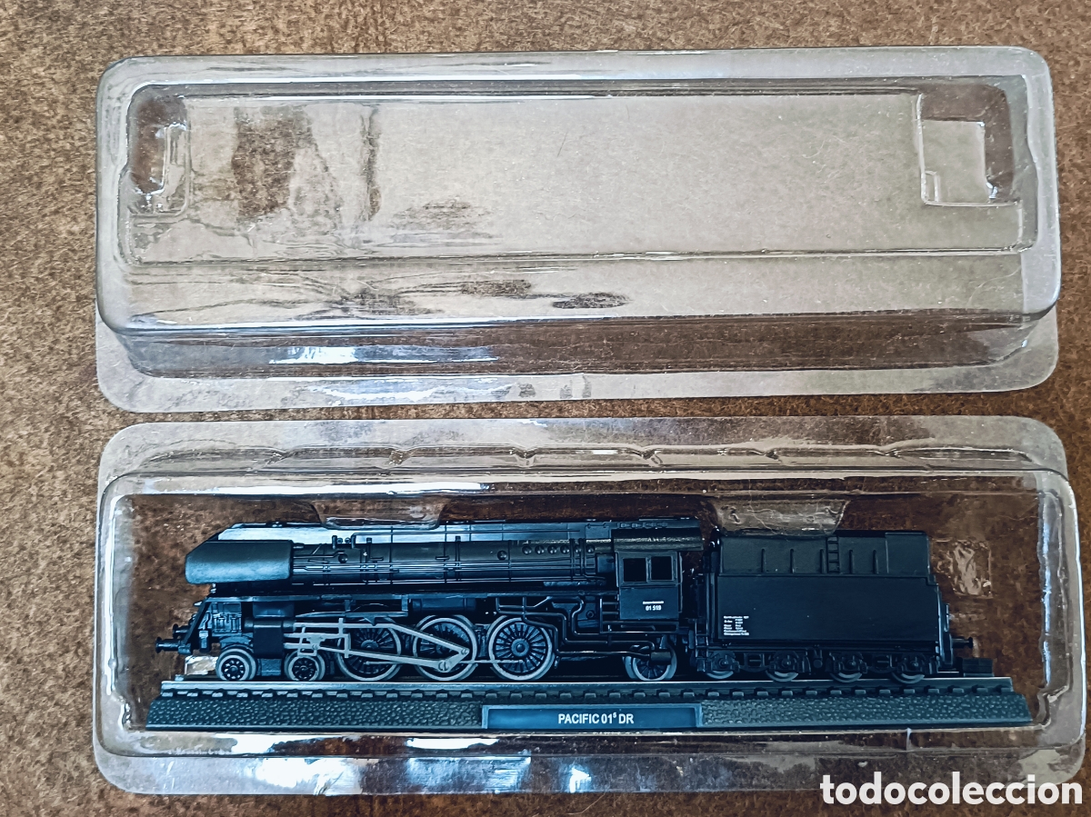 Trenes Escala: LOCOMOTORA ESTATICA. PACIFIC 01⁵ DR . EN BLISTER ORIGINAL