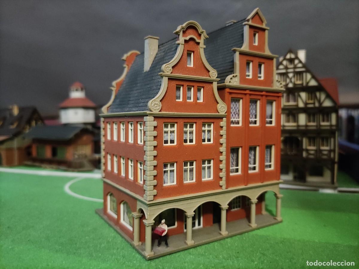 Trenes Escala: Edificio urbano con figurita Vollmer 19488 Escala N