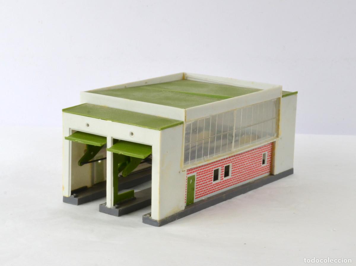 Trenes Escala: Arnold Rapido Edificios Escala N Dep&oacute;sito Dos Locomotoras