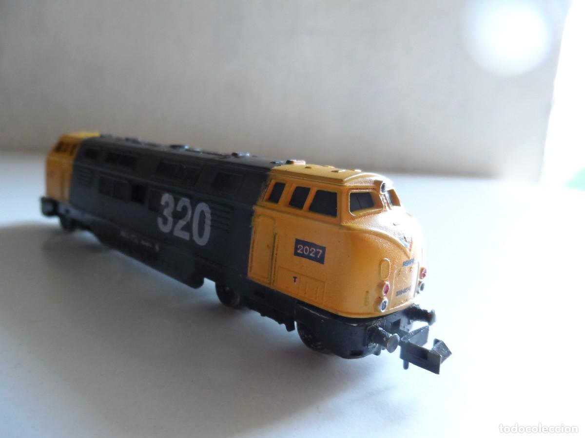 Scale Trains: LOCOMOTORA 320 RENFE MINITRIX ESCALA N