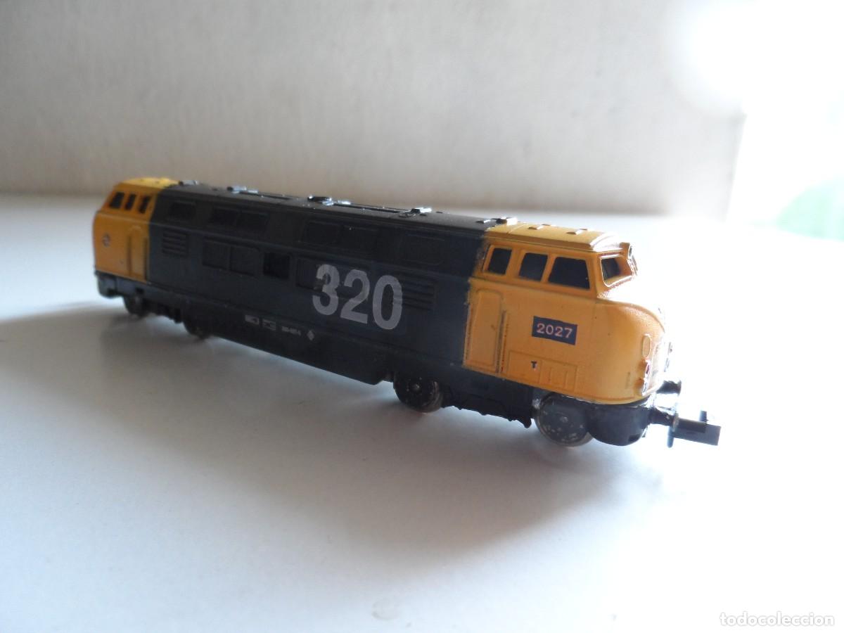 Scale Trains: LOCOMOTORA 320 RENFE MINITRIX ESCALA N