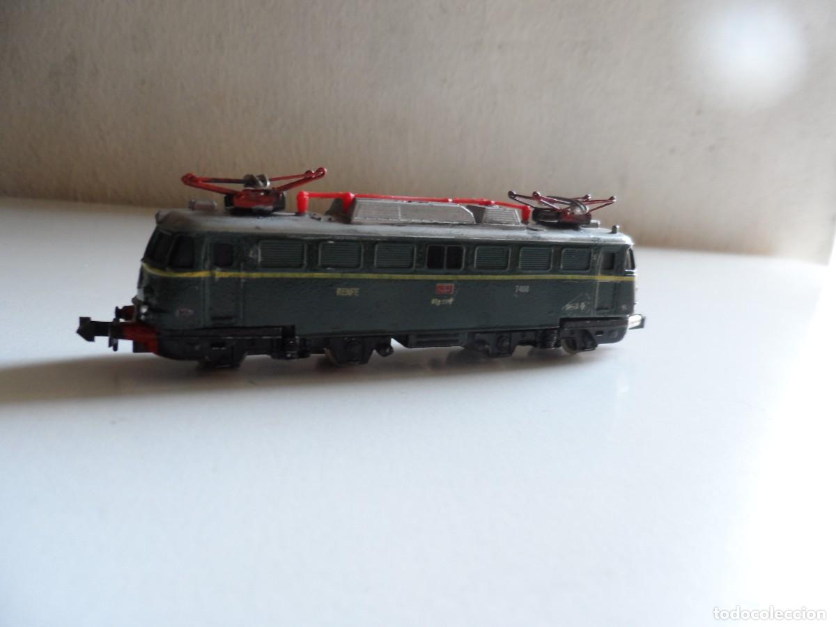 Trenes escala: LOCOMOTORA RENFE 274- 7408 BA&Ntilde;ERA MINITRIX ESCALA N
