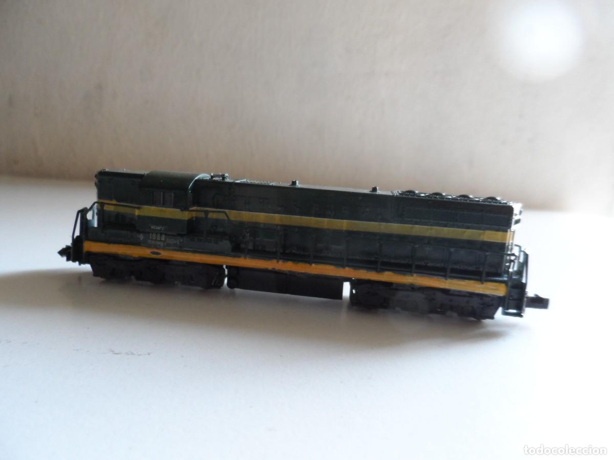 Trenes escala: LOCOMOTORA SD7 ATLAS KATO RENFE 1900 ESCALA N