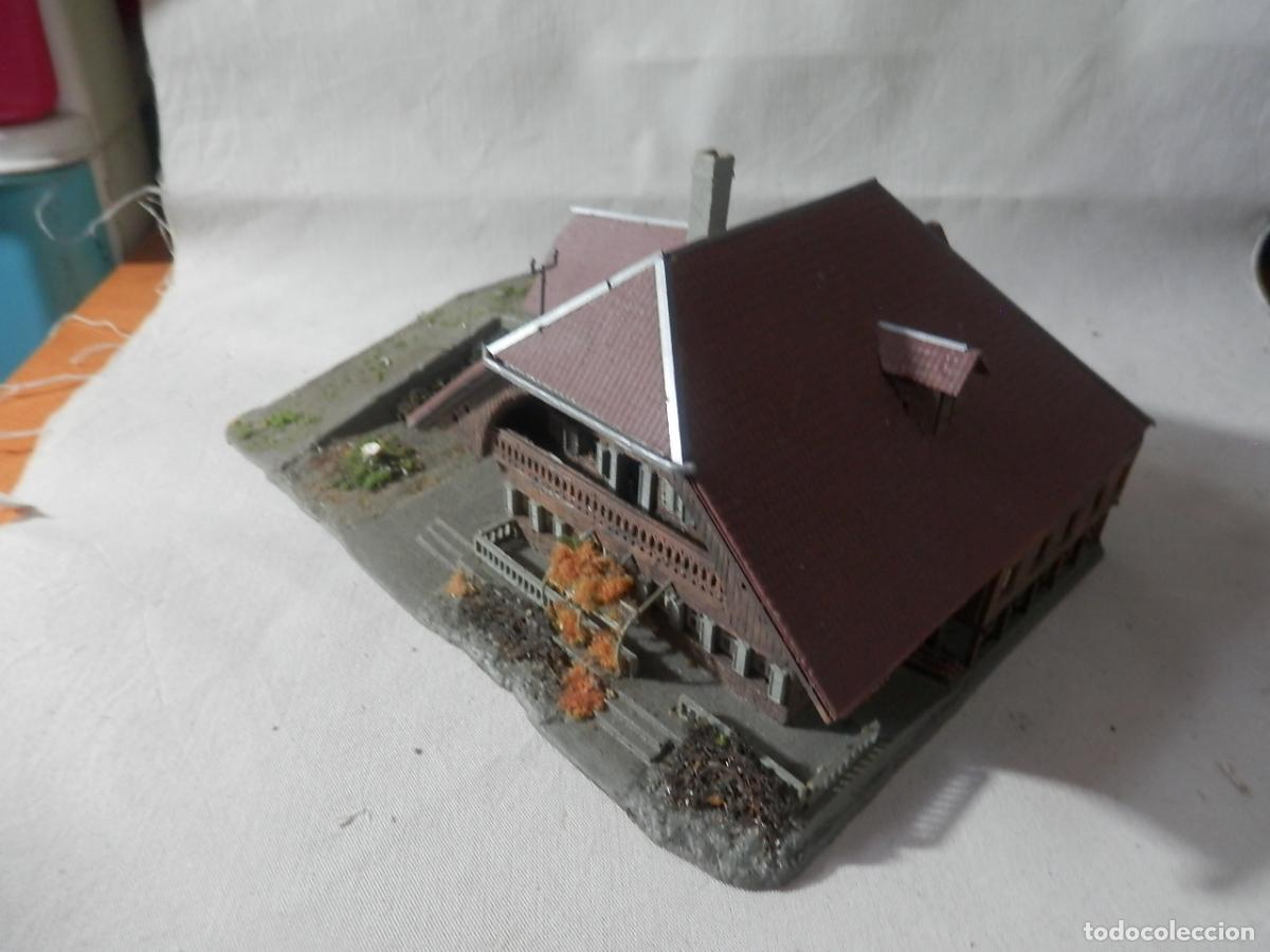 Trenes escala: EDIFICIO DE MONTA&Ntilde;A ESALA N DE KIBRI