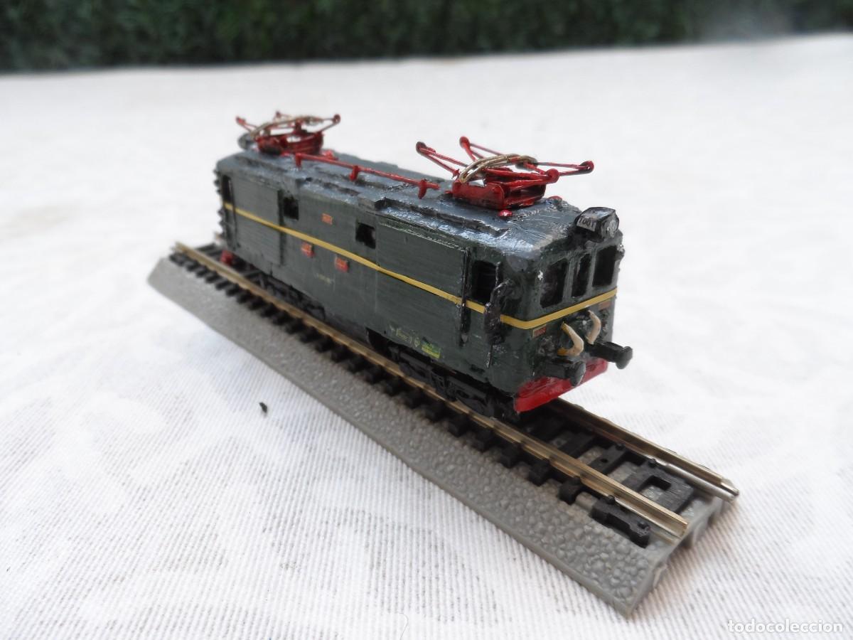 Trenes escala: LOCOMOTORA 1000 RENFE MOTORIZADA CON MINITRIX ESCALA N