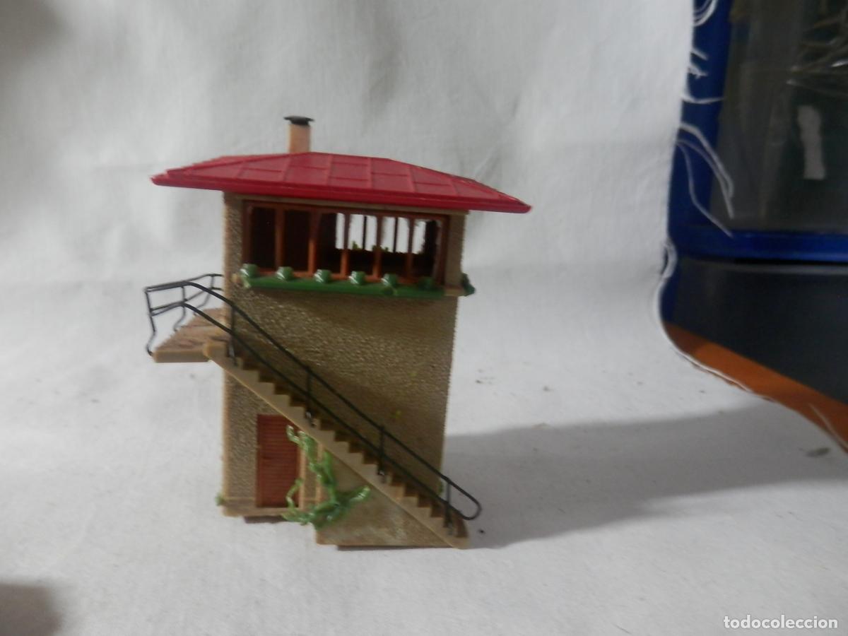 Trenes escala: TORRE DE SE&Ntilde;ALIZACION ESCALA N DE FALLER