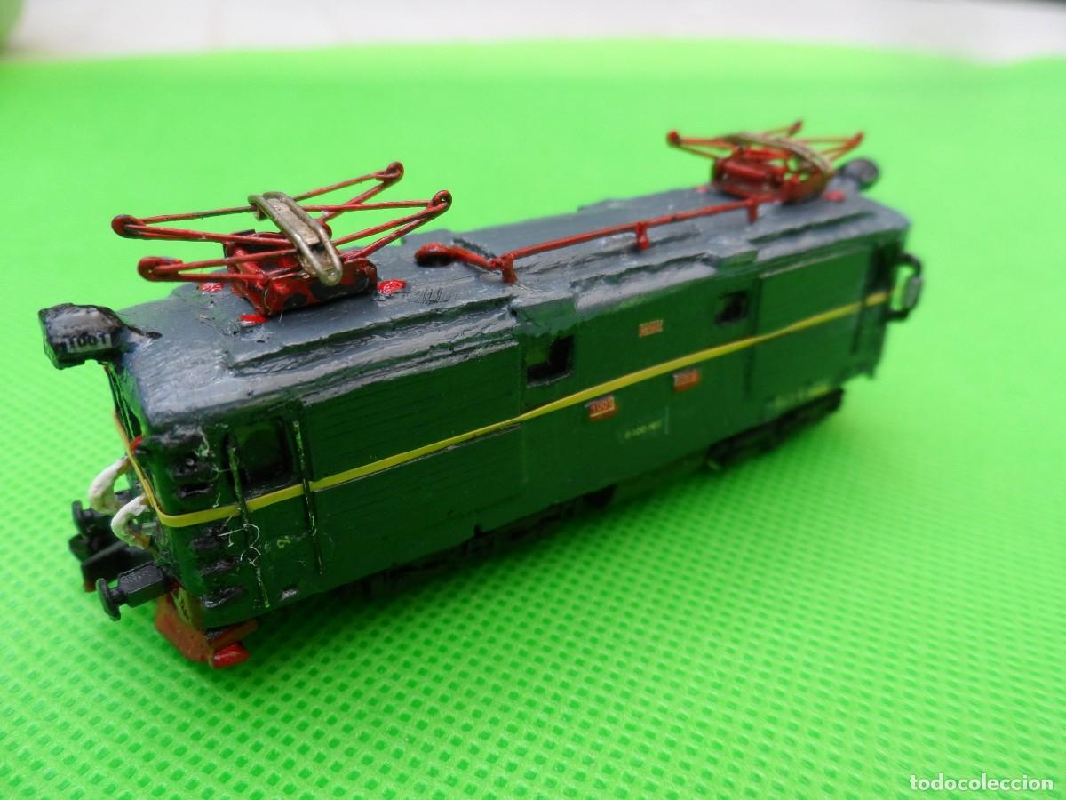 Trenes escala: LOCOMOTORA 1000 RENFE MOTORIZADA CON MINITRIX ESCALA N