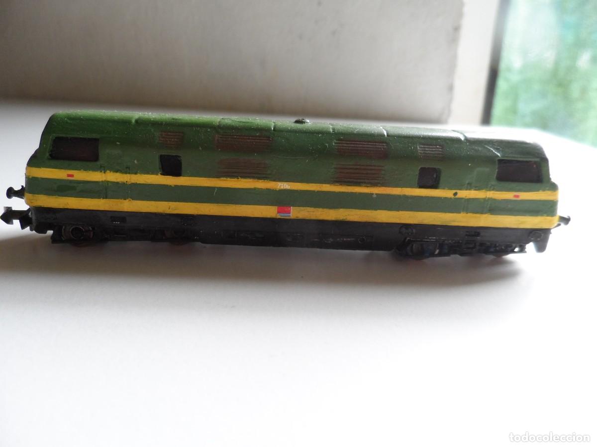 Trenes escala: CHASIS LOCOMOTORA MINITRIX CON CARCASA REPINTADA ESCALA N