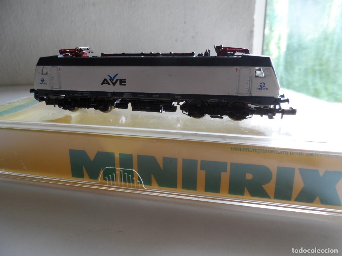 Trenes escala: LOCOMOTORA MOTORIZADA MINITRIX CON CARCASA AVE RENFE ESCALA N