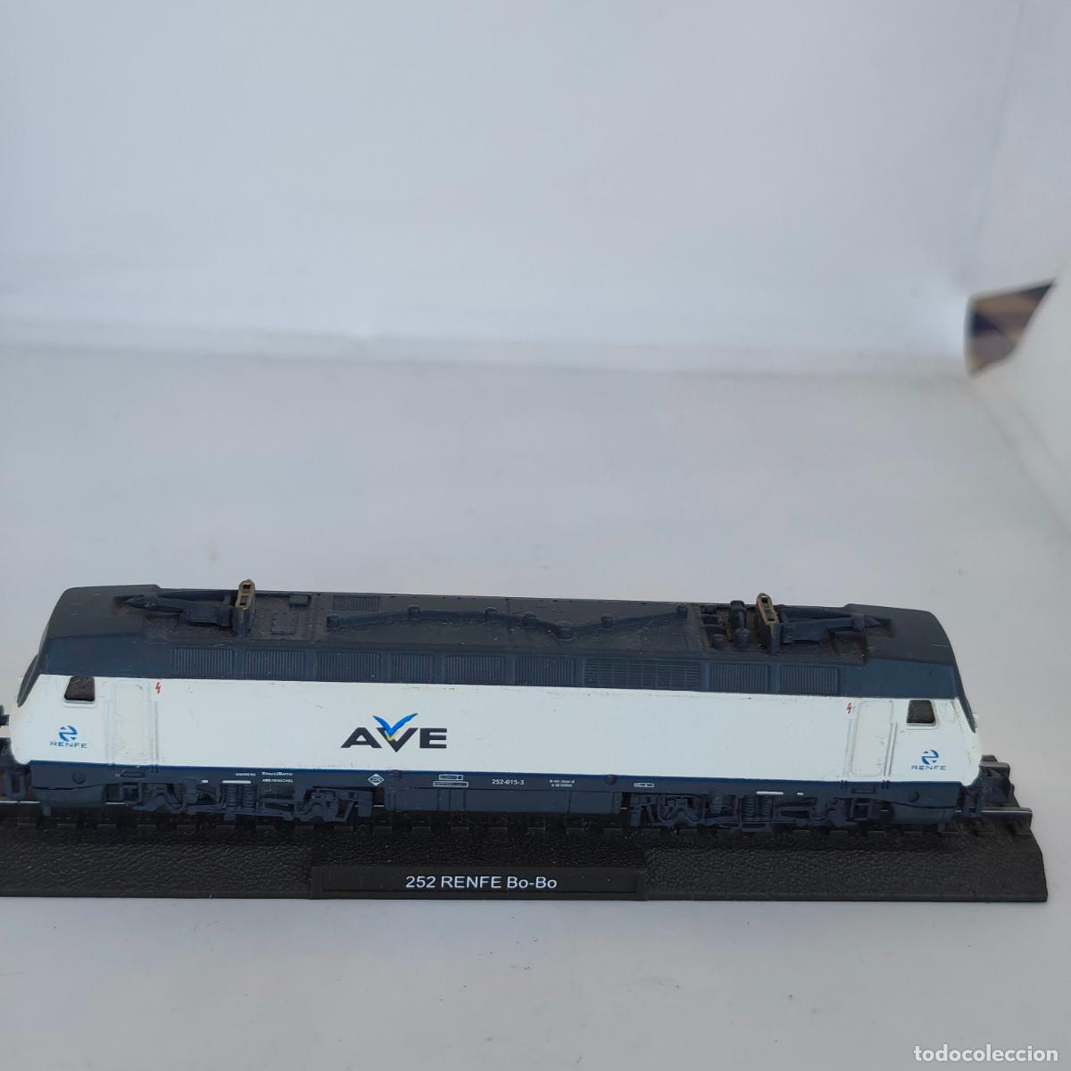 Trenes escala: LOCOMOTORA 252 RENFE BO-BO ESCALA N 1/160 tren