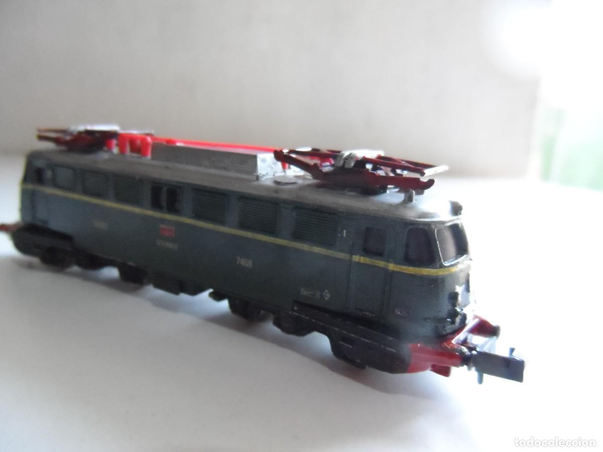 Trenes escala: LOCOMOTORA RENFE 274- 7408 BA&Ntilde;ERA MINITRIX ESCALA N