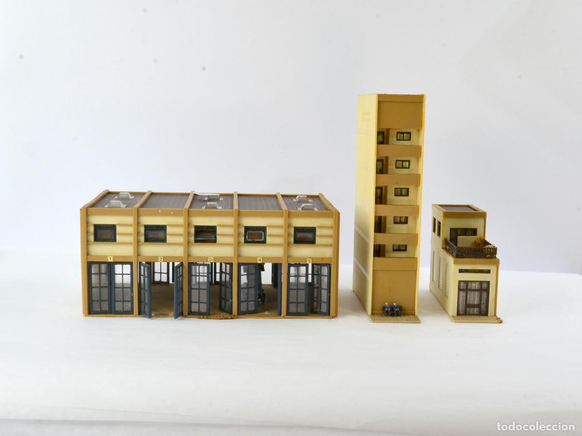 Trenes escala: Vollmer Edificios Escala N Dep&oacute;sito de 5 Vehiculos con Dos Edificios Anexos - Foto 1