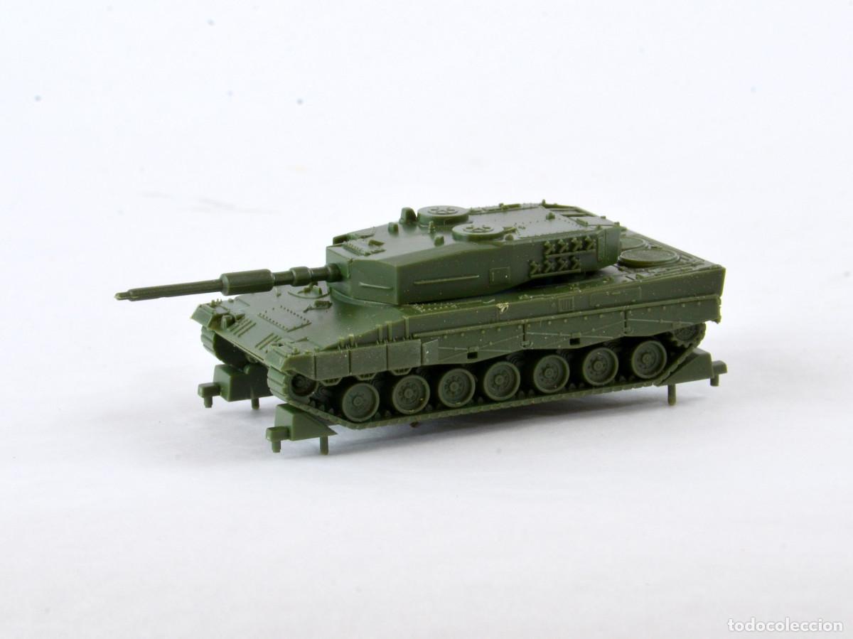 Trenes escala: Roco Escala N Tanque Leopard 2 Impecable con Caja - Foto 1