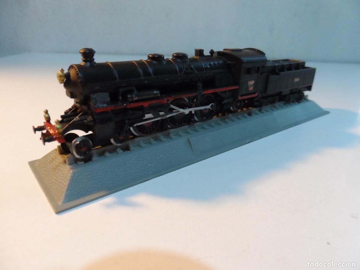Trenes escala: LOCOMOTORA VAPOR RENFE EST&Aacute;TICA SIN MOTOR ESCALA N